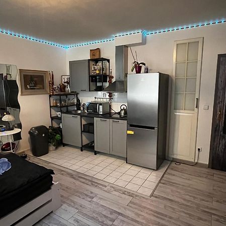 Monfas Apartment Provence In Прага Экстерьер фото