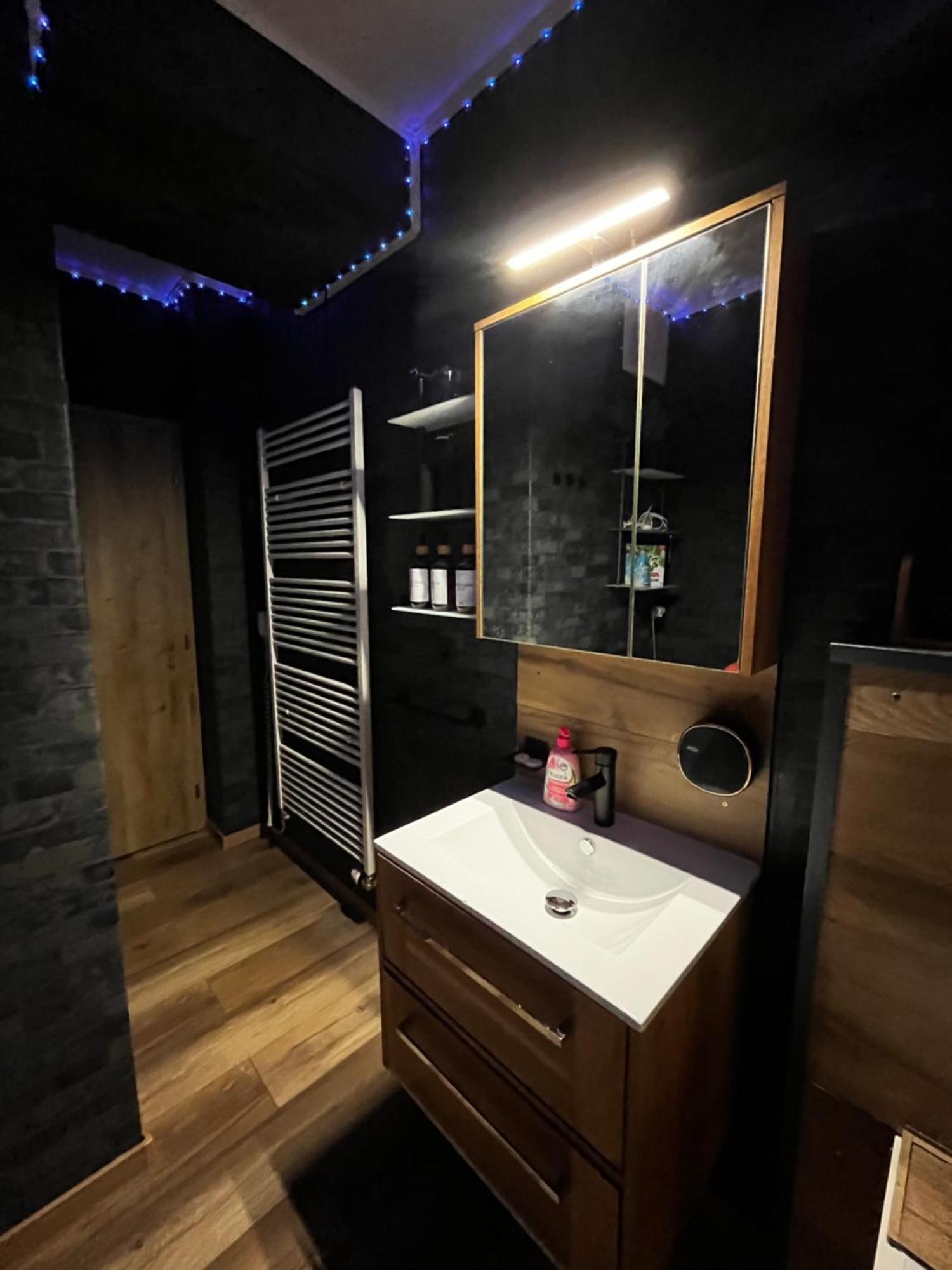 Monfas Apartment Provence In Прага Экстерьер фото