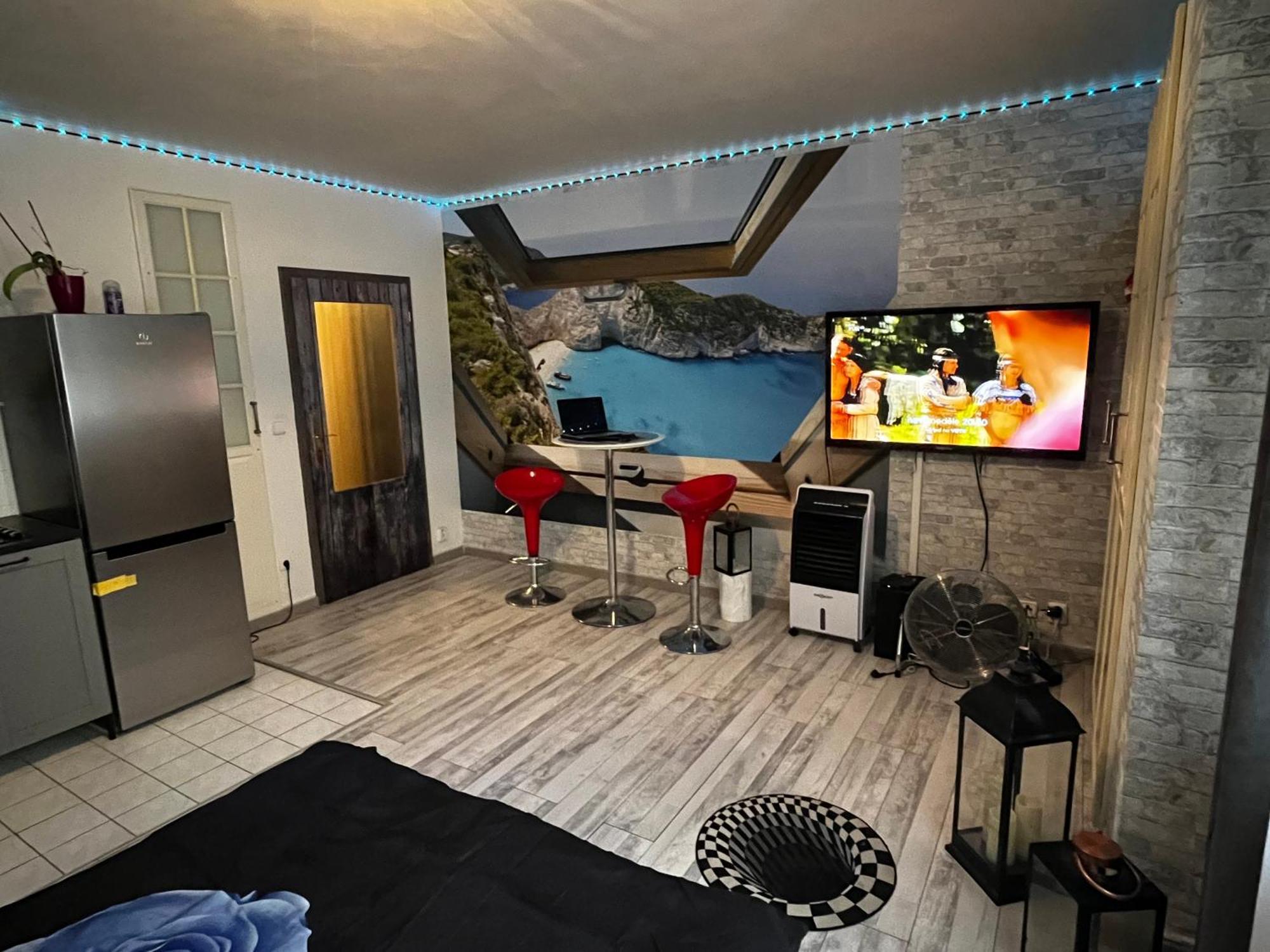 Monfas Apartment Provence In Прага Экстерьер фото